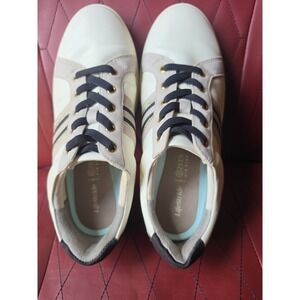 Bzees Women's Tennis Shoe Comfort Padded Size 8.5M